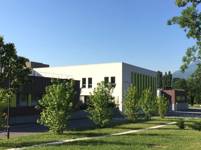 Pôles d’hospitalisation de psychiatrie (268 lits) et gymnase au Centre Hospitalier Alpes-Isère à Saint-Egrève