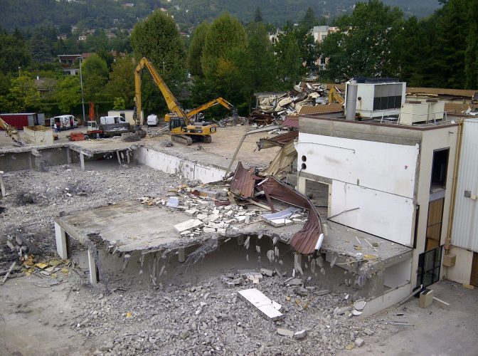 DECONSTRUCTION ET DÉSAMIANTAGE MAGASIN +BATIMENTS ADMINISTRATIFS  ROCHE DIAGNOSTICS à MEYLAN