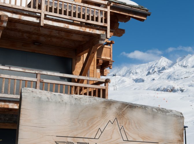 Construction de deux ensembles de chalets de Luxe EDEN BLANC à L’ Alpes D’ Huez