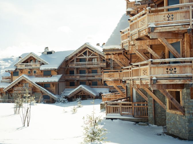 Construction de deux ensembles de chalets de Luxe EDEN BLANC à L’ Alpes D’ Huez